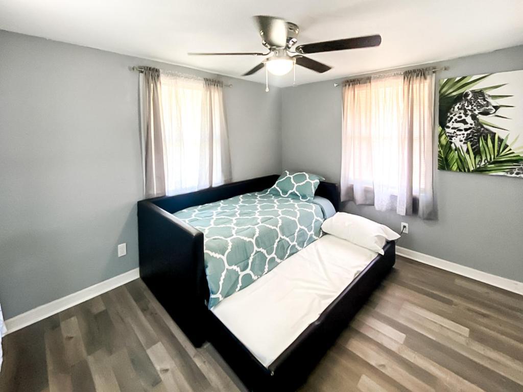 Sarasota Modern, Spacious, Comfy, Queen Beds, Backyard Rental Εξωτερικό φωτογραφία